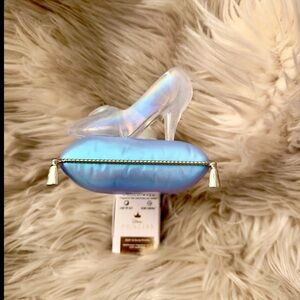 Disney Cinderella  Glass Slipper Wallflower Plug